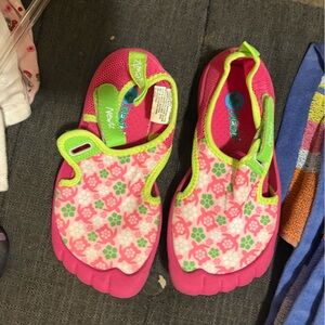 Newts water shoes toddler 11/12